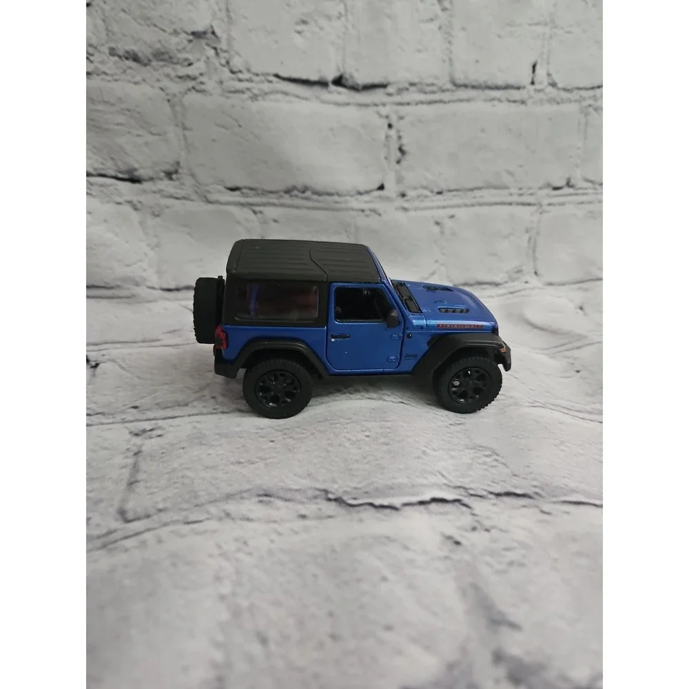 Lot of 3 Kinsmart Diecast Model Cars 1953 Ford F100 Jeep Wrangler VW Beetle